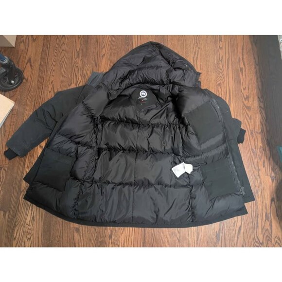Canada Goose Chateau Mens Black Parka Jacket  in Medium - Picture 2 of 16